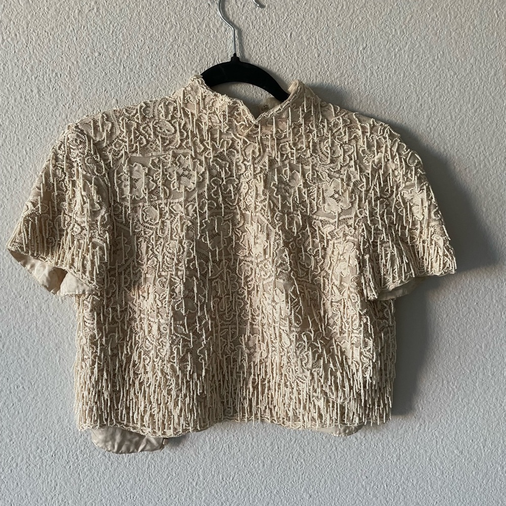 Cache Cream Textured Crop Top - Picture 2 of 11